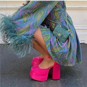 Steve Madden Charlize satin Pink barbie Platform Mules hells sz 6